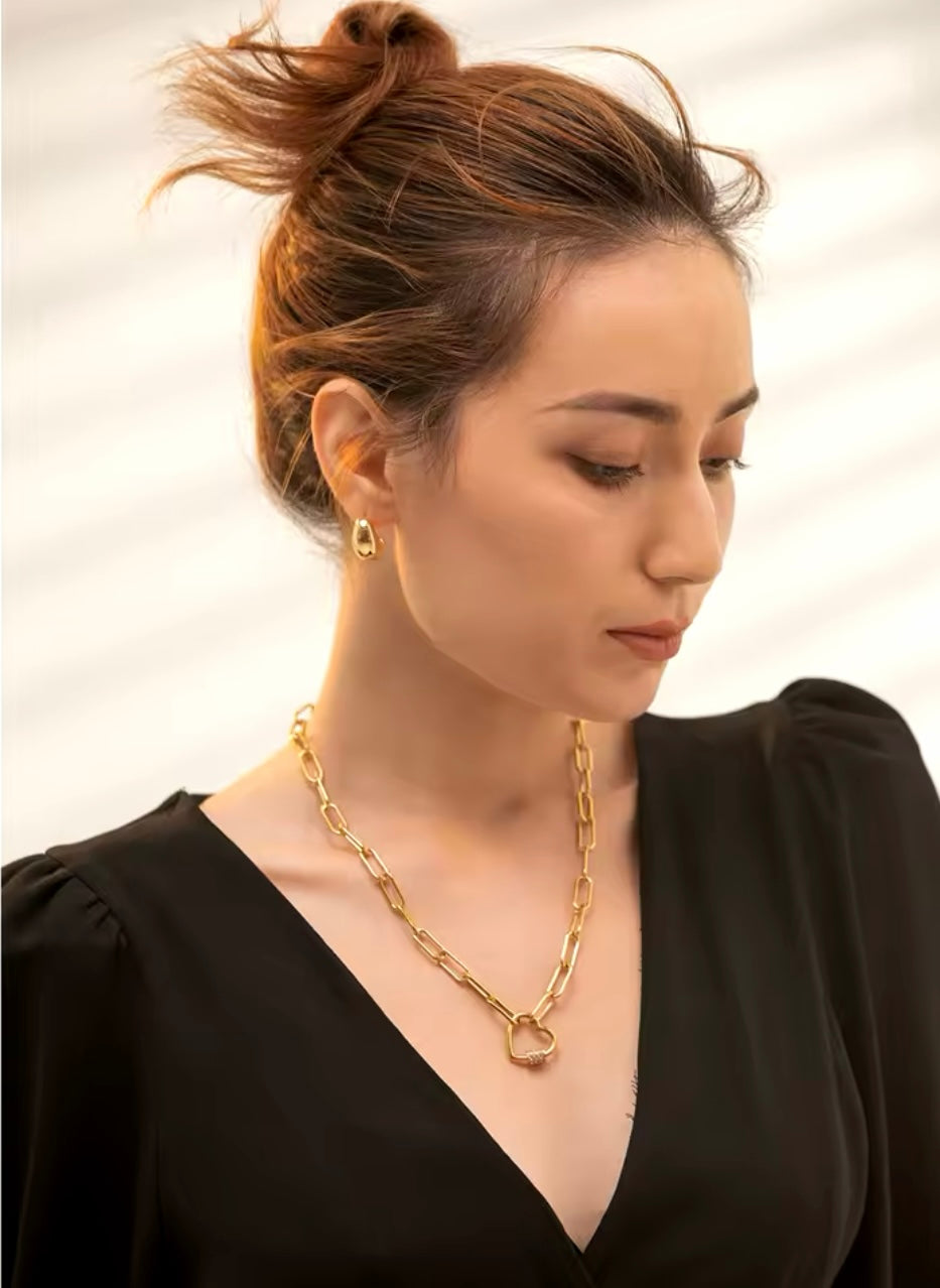 Savvy Heart Chainlink Necklace