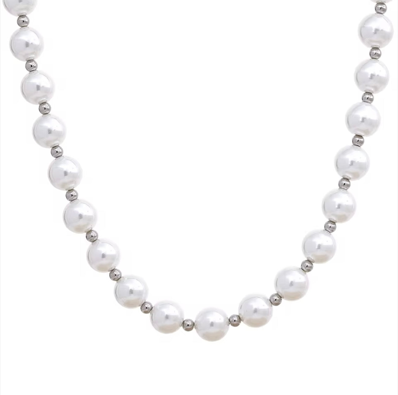 Lilia Pearl Necklace