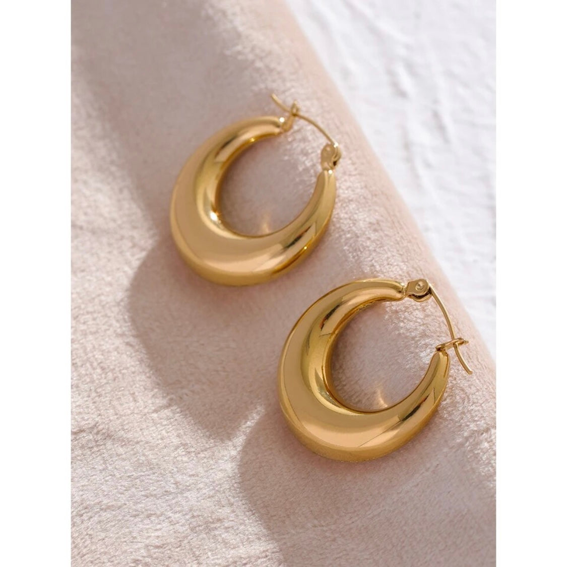 Elle Hoops