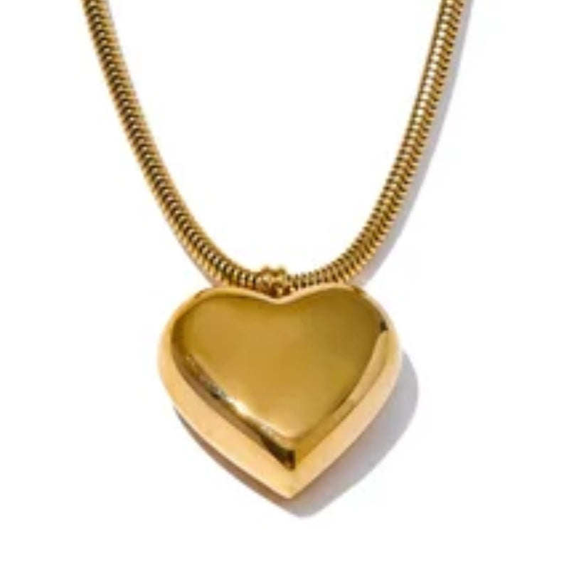 Love Me Necklace(18 Karat Gold Plated)